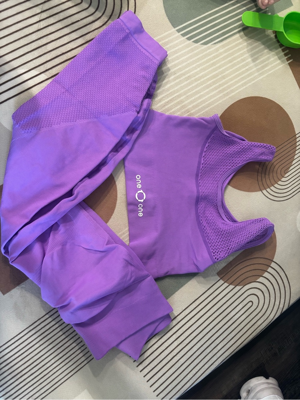 one.one Women's Purple Seamless Sports Set - Tank & Leggings